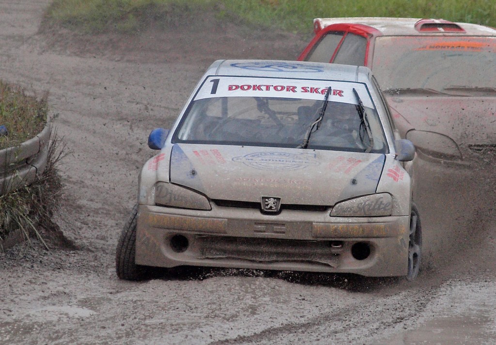 Jakob Schnoor mistede en trækaksel i SUPER 1600, og spurtede over målstregen i Sæby på et trækkende forhjul
(Foto: Åge Kirketerp Jensen)